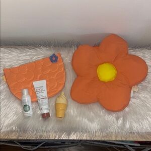 Groovy Beauty Bundle 🧡🌼 - 5 brand new items